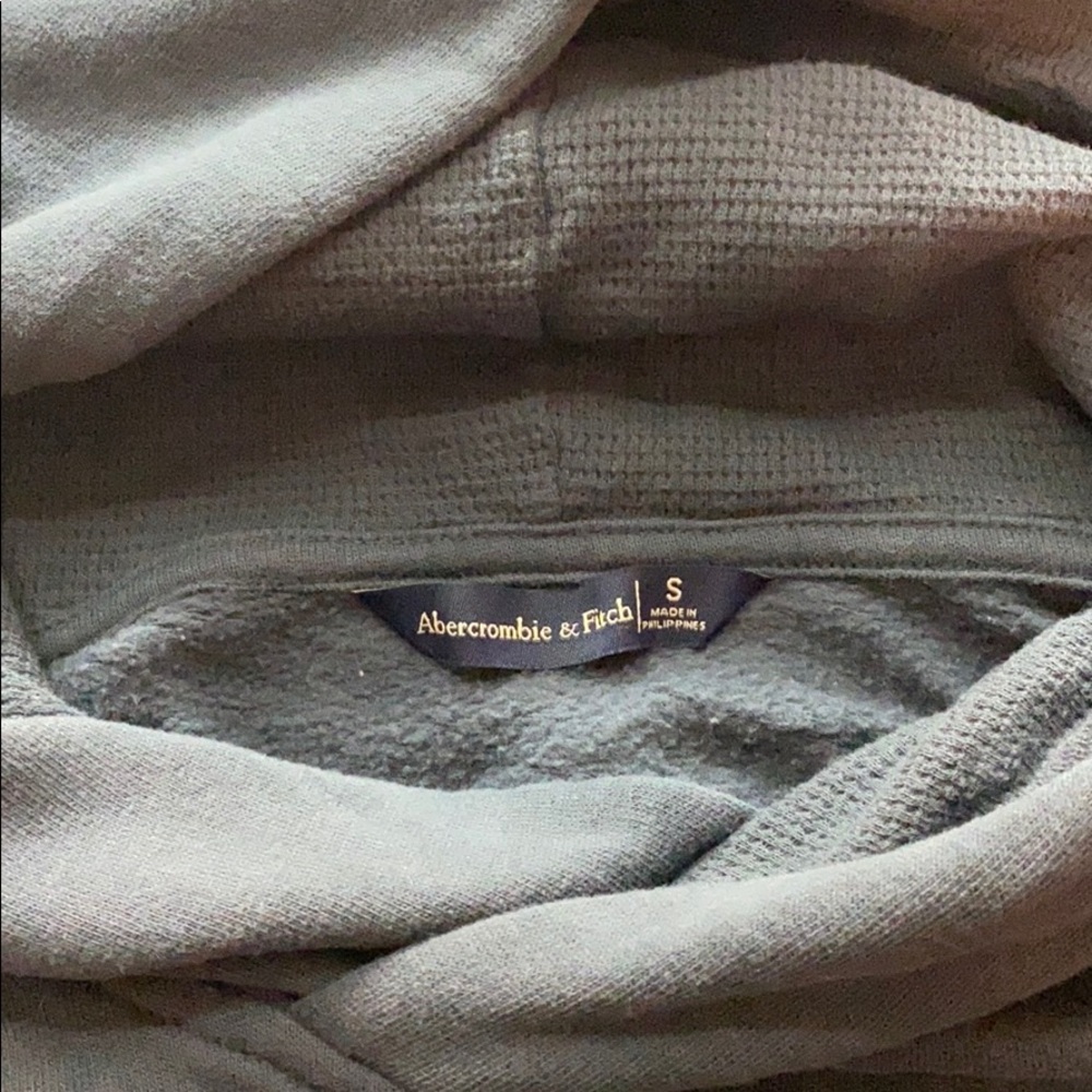 cute Abercrombie and Fitch cropped hoodie